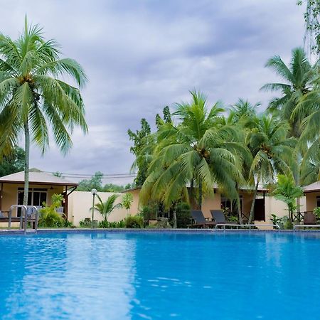 Langkah Syabas Beach Resort Kinarut Ngoại thất bức ảnh